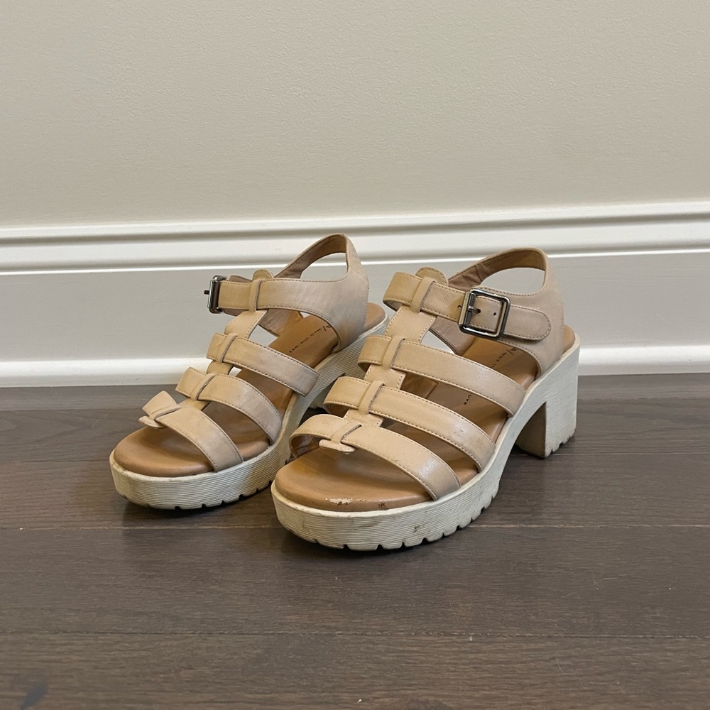 Cream colored sandal size 36